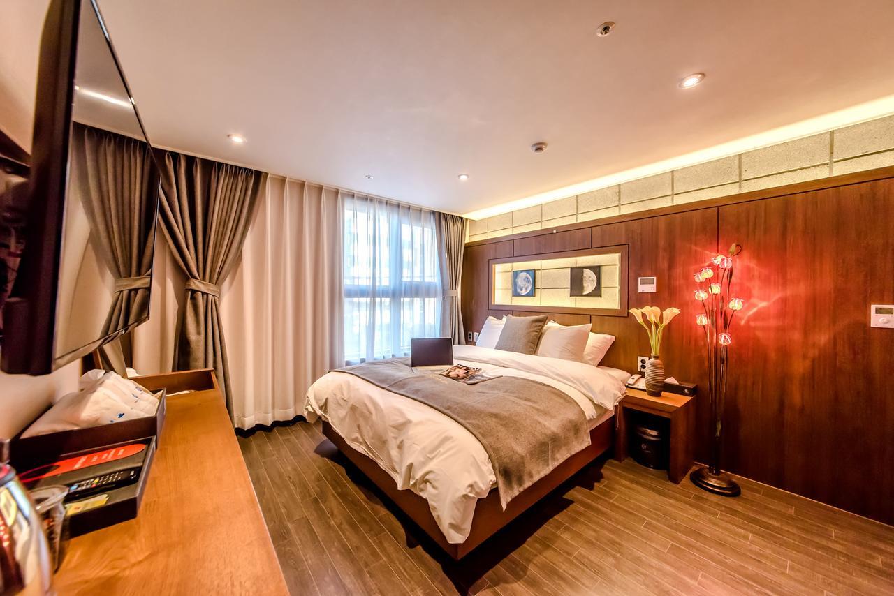 Jeju Hertz Hotel Exteriör bild