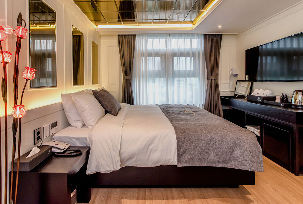 Jeju Hertz Hotel Exteriör bild